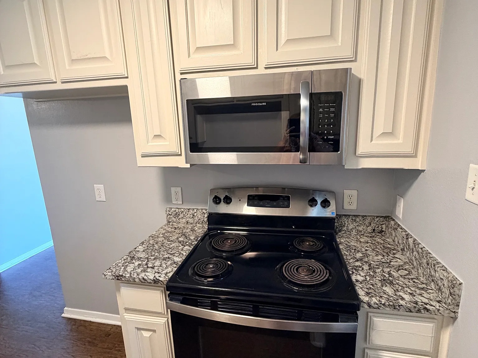 3 bed, 1010 sqft, $1,475 — Photo 4