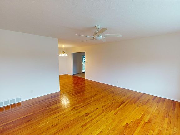 4th image of 6486 S Park Blvd