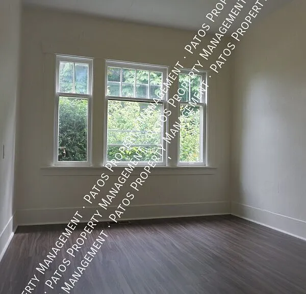 1306 W North St — Photo 5