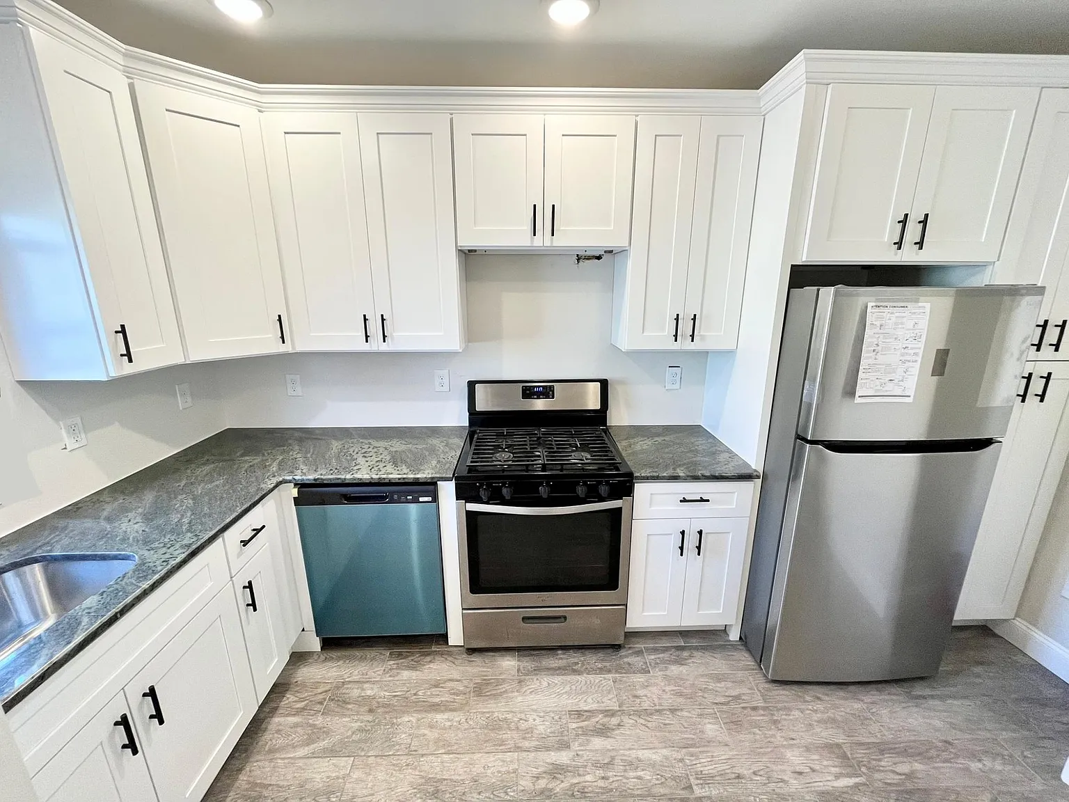 18 Oak Pl — Photo 1