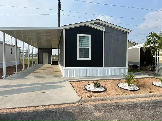 2 bed, 2.0 bath, 912 sqft, $1,500 — Photo 1