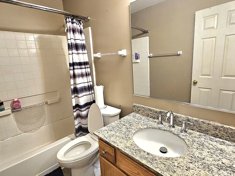 1421 Meadowsedge Ln — Photo 10