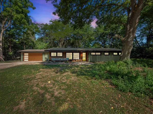 3446 Charing Cross Rd, Ann Arbor, MI 48108