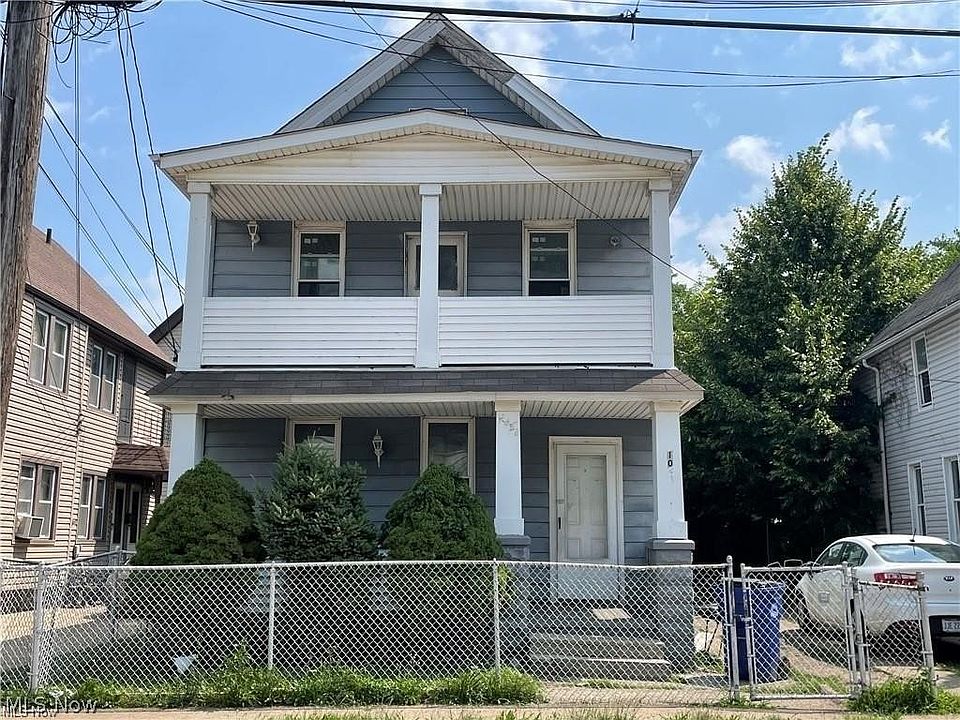 1st image of 1043 E 68th St