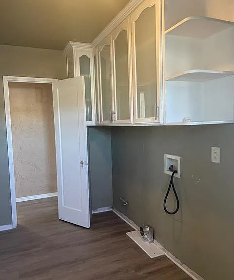 9200 S Hobart Blvd — Photo 9