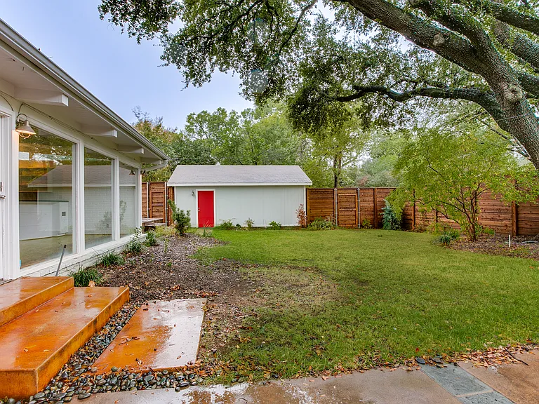 5815 Walnut Hill Ln — Photo 46
