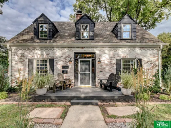 2520 N 56th St, Omaha, NE 68104