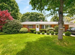 13 Curwen Rd, Peabody, MA 01960