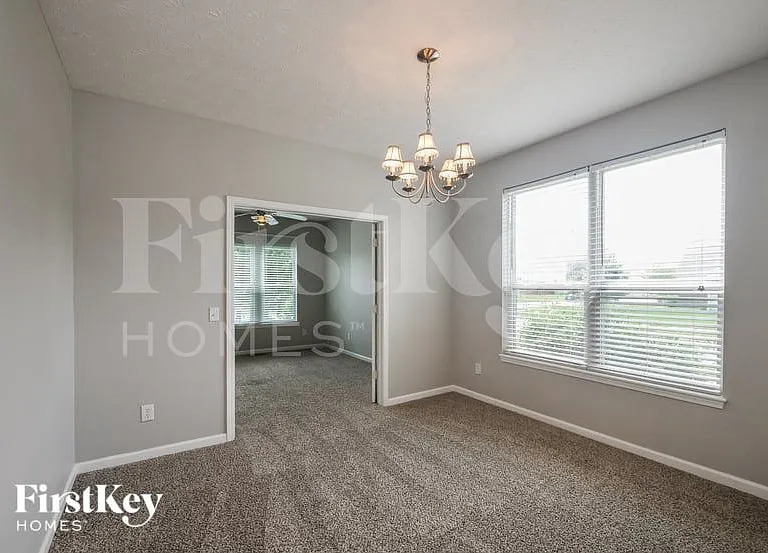 6240 Eagle Lake Dr — Photo 4