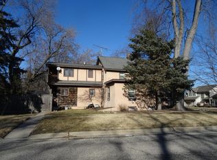 1601 N Riverside Dr, McHenry, IL 60050