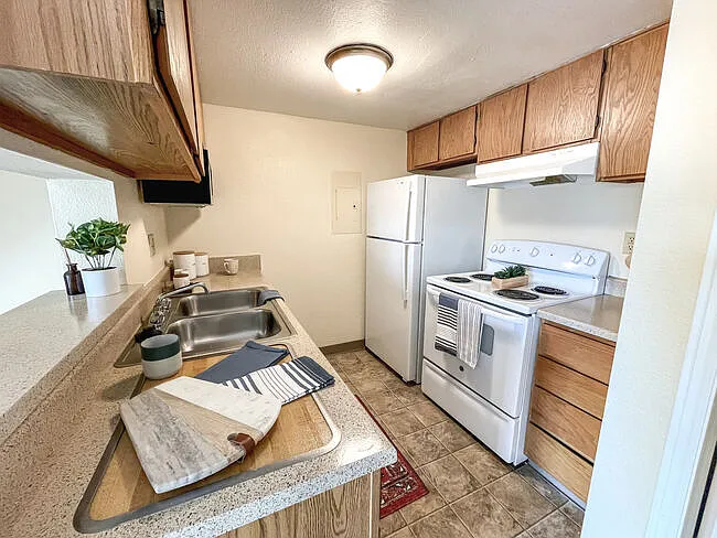 Stonehaven Apartments — Photo 9