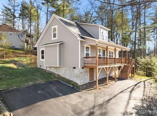 202 Fall Leaves Dr, Fairview, NC 28730