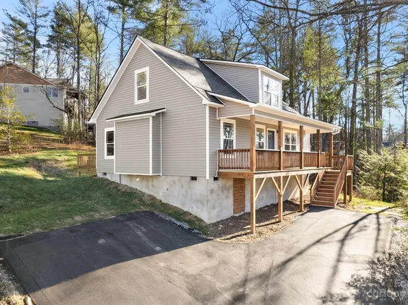 202 Fall Leaves Dr, Fairview, NC 28730