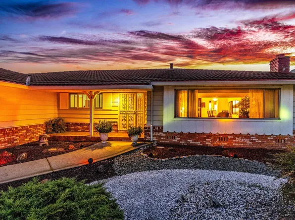 1711 Vista Grand Dr, San Leandro, CA 94577