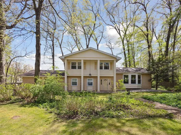 11002 Maumee Dr, Granger, IN 46530