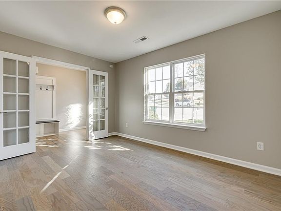 3rd image of 4403 Ramseur Dr