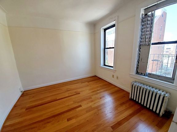 2nd image of 244 15th St APT 8
