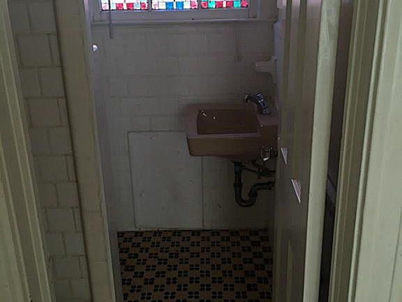 4th image of 1502 Elmen St APT 6
