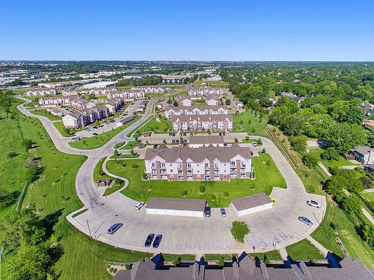 Andover Pointe Apartment Homes — Photo 36