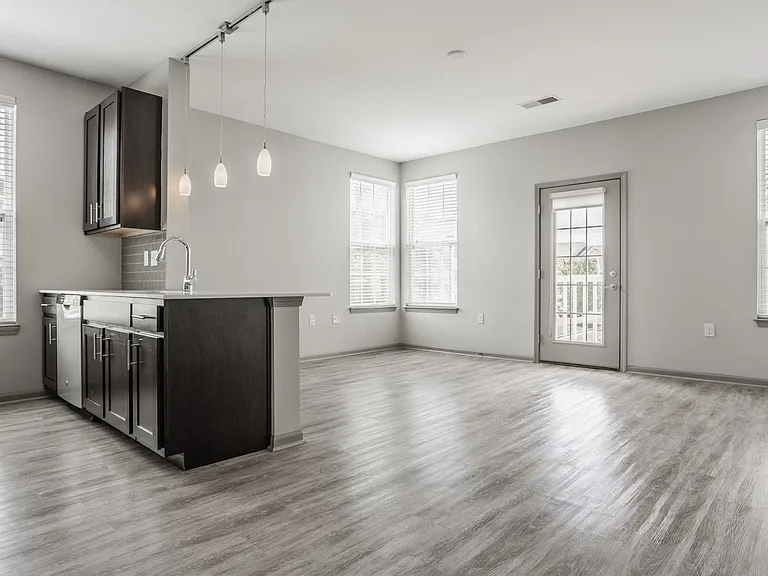 The Avenue at Polaris Apartments — Photo 7