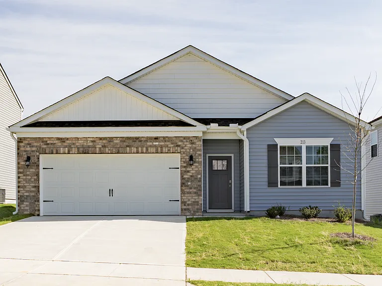 213 Moore Creek Dr — Photo 1