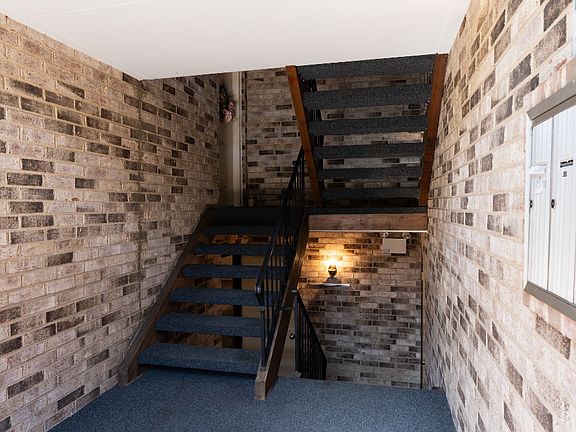 2nd image of 9140 S Pulaski Rd APT 1W