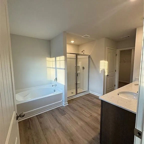 32 Berryville Dr — Photo 13