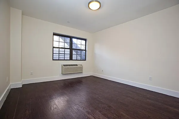 Sold by Iconik | media 5