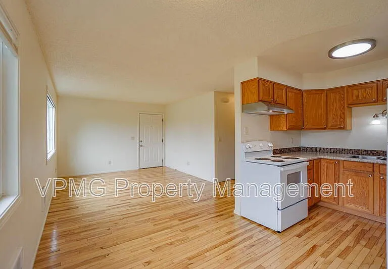 609 W McLoughlin Blvd — Photo 7