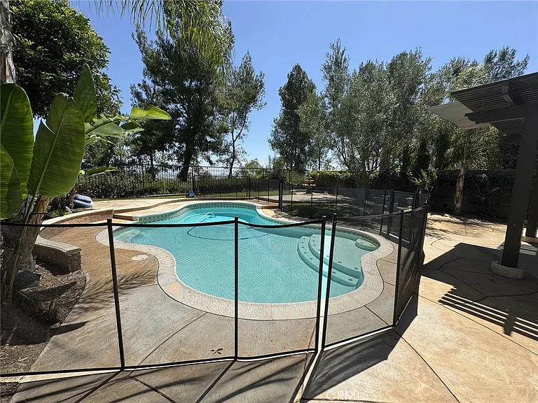 16438 Cyan Ct — Photo 32