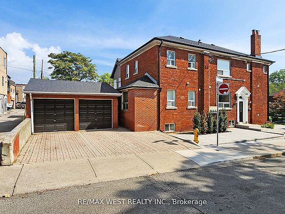 2nd image of 52 Heydon Park Rd