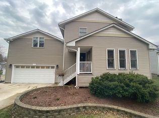 115 S Park St, Westmont, IL