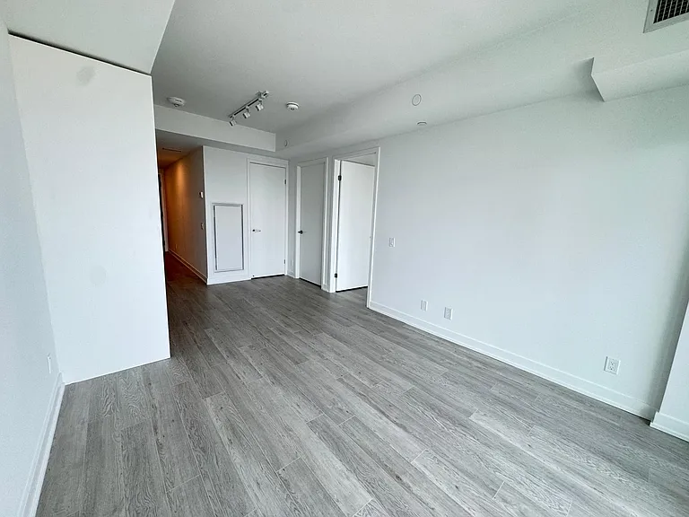89 Queen St E #4296 — Photo 8