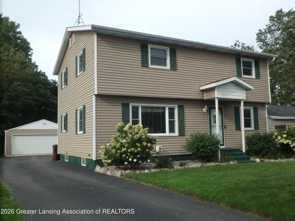 909 E Shaw St, Charlotte, MI 48813