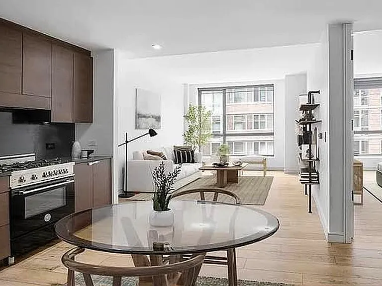 540 W 28th St #7C — Photo 1