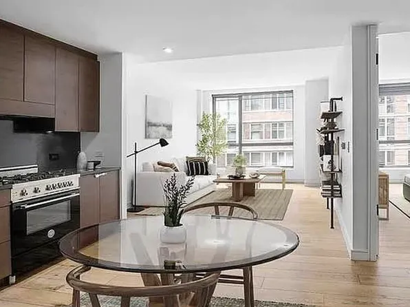 540 West 28th Street image 1 of 15