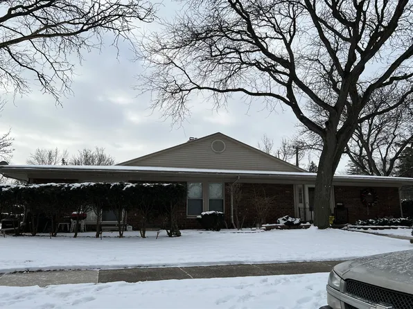 22449 Kinyon St, Taylor, MI 48180