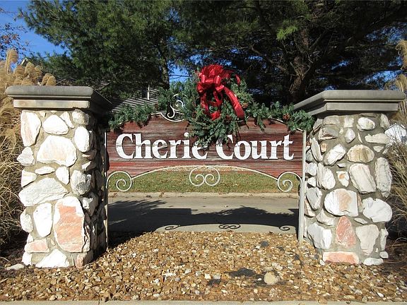 2nd image of 7 Cherie Ct