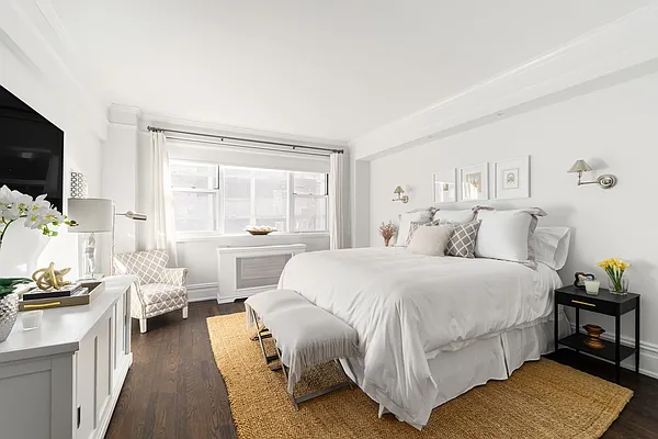 Sold by Compass | media 8