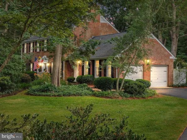 1218 Balfour Dr, Arnold, MD 21012