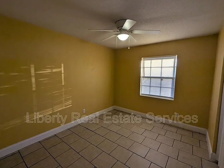 599 Olive St — Photo 8