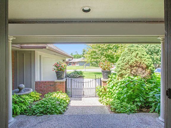 3rd image of 6245 Heathmoor Ct SE