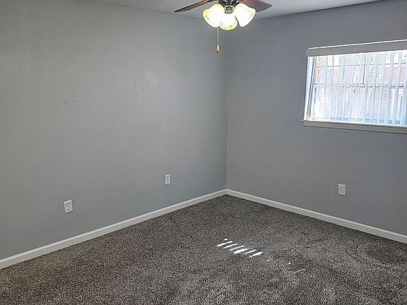 5th image of 601 Riverhill Cir #J-4