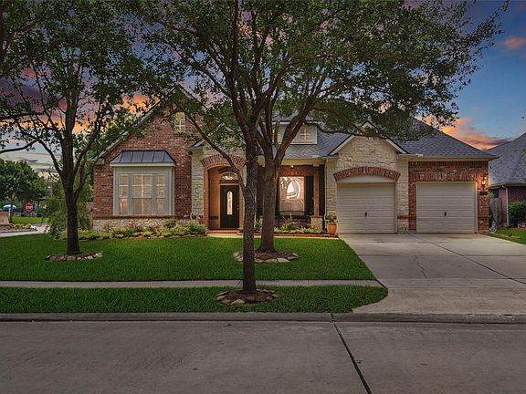 2nd image of 410 Summer Trace Ln