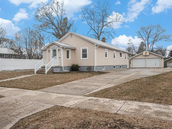 321 N Delia St, Ludington, MI 49431