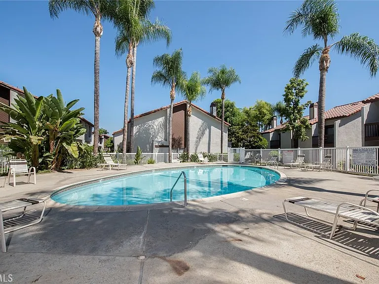 319 Molokai Dr — Photo 54
