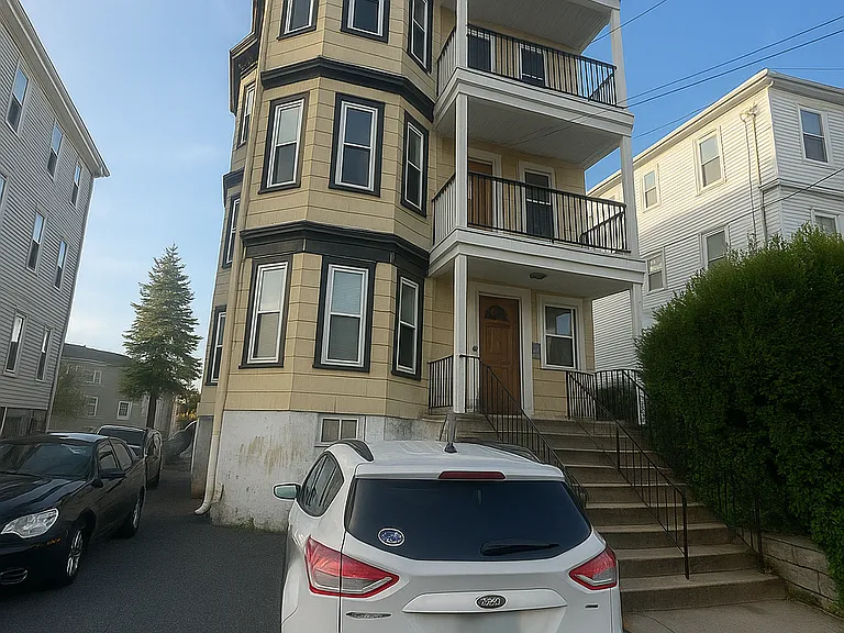19 Sturgis St #2 — Photo 1