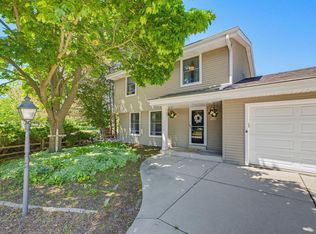 N79W15586 Deerfield Trl, Menomonee Falls, WI 53051