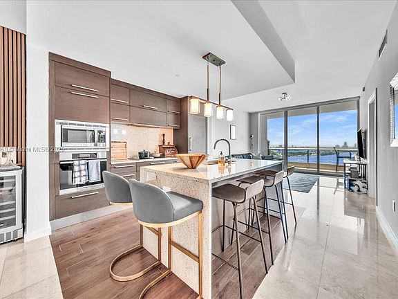 2nd image of 900 Biscayne Blvd APT 2504