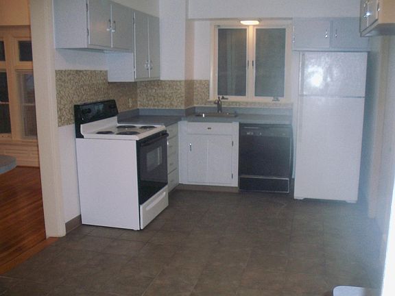 3rd image of 399 Lafayette Ave #1